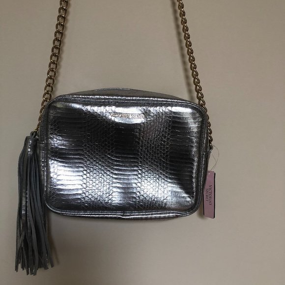 NEW - Victoria's Secret Silver Chain Link Strap Faux Snakeskin Crossbody Bag - Picture 4 of 15